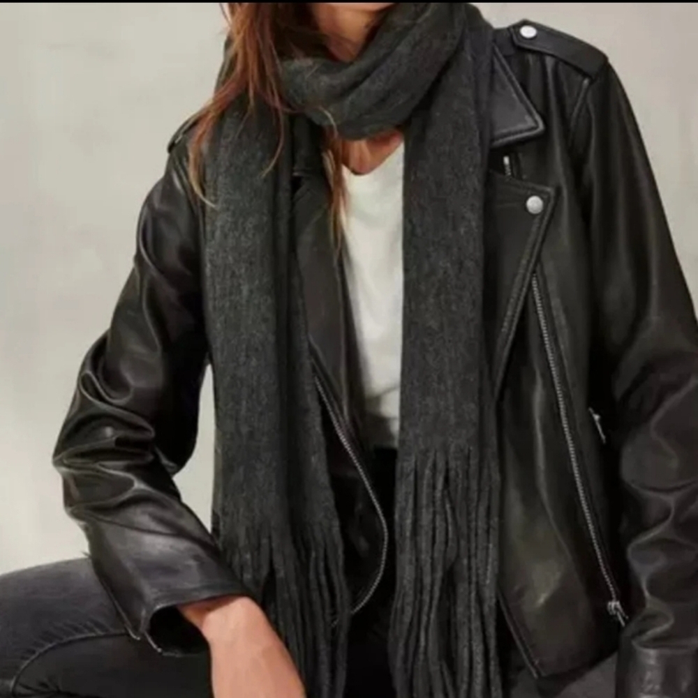 NWT Lucky brand oversized grey fringe scarf unisex‎